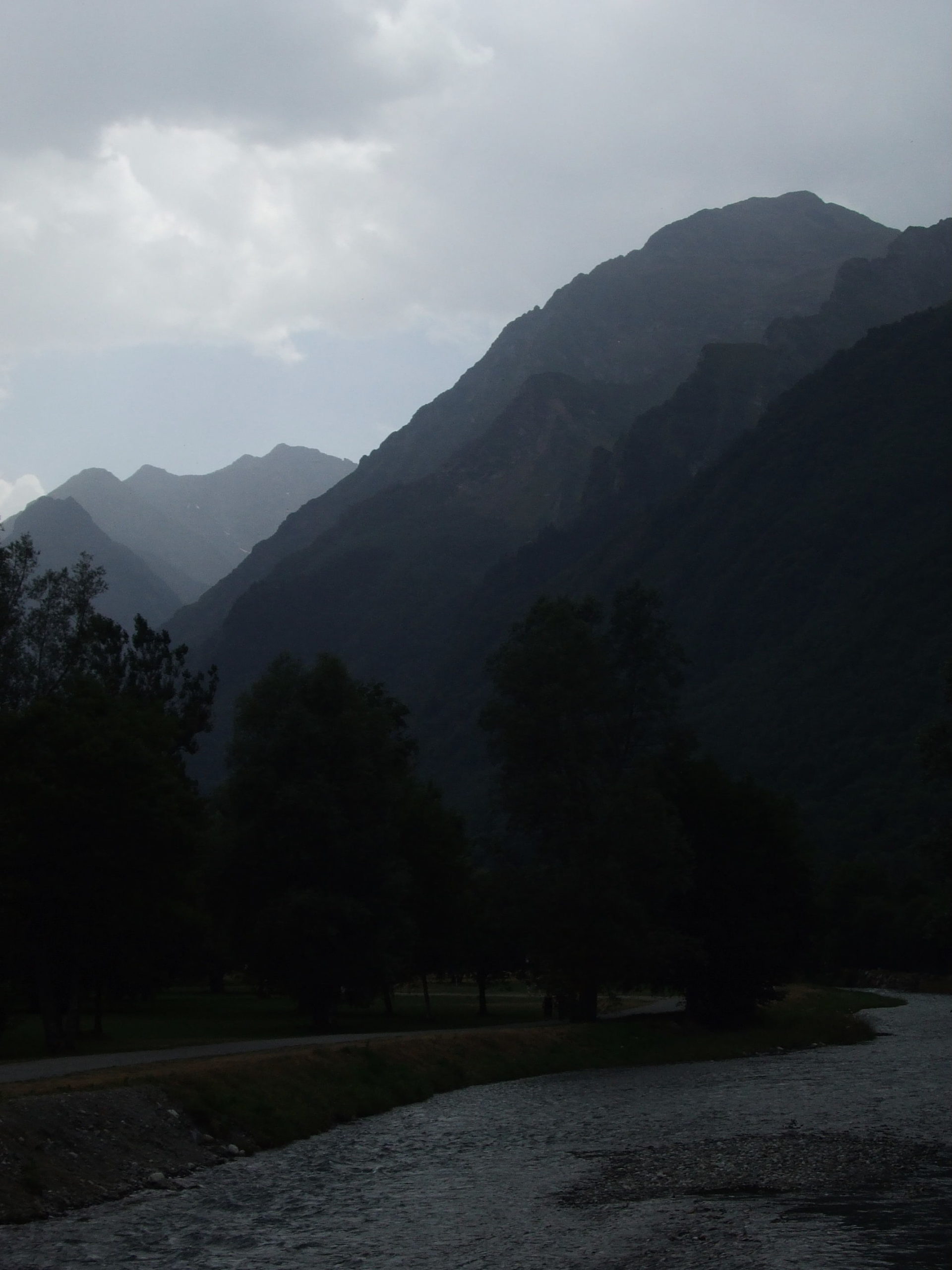 llac de génos-loudenvielle al pic d'estós i el bachimala, 200708