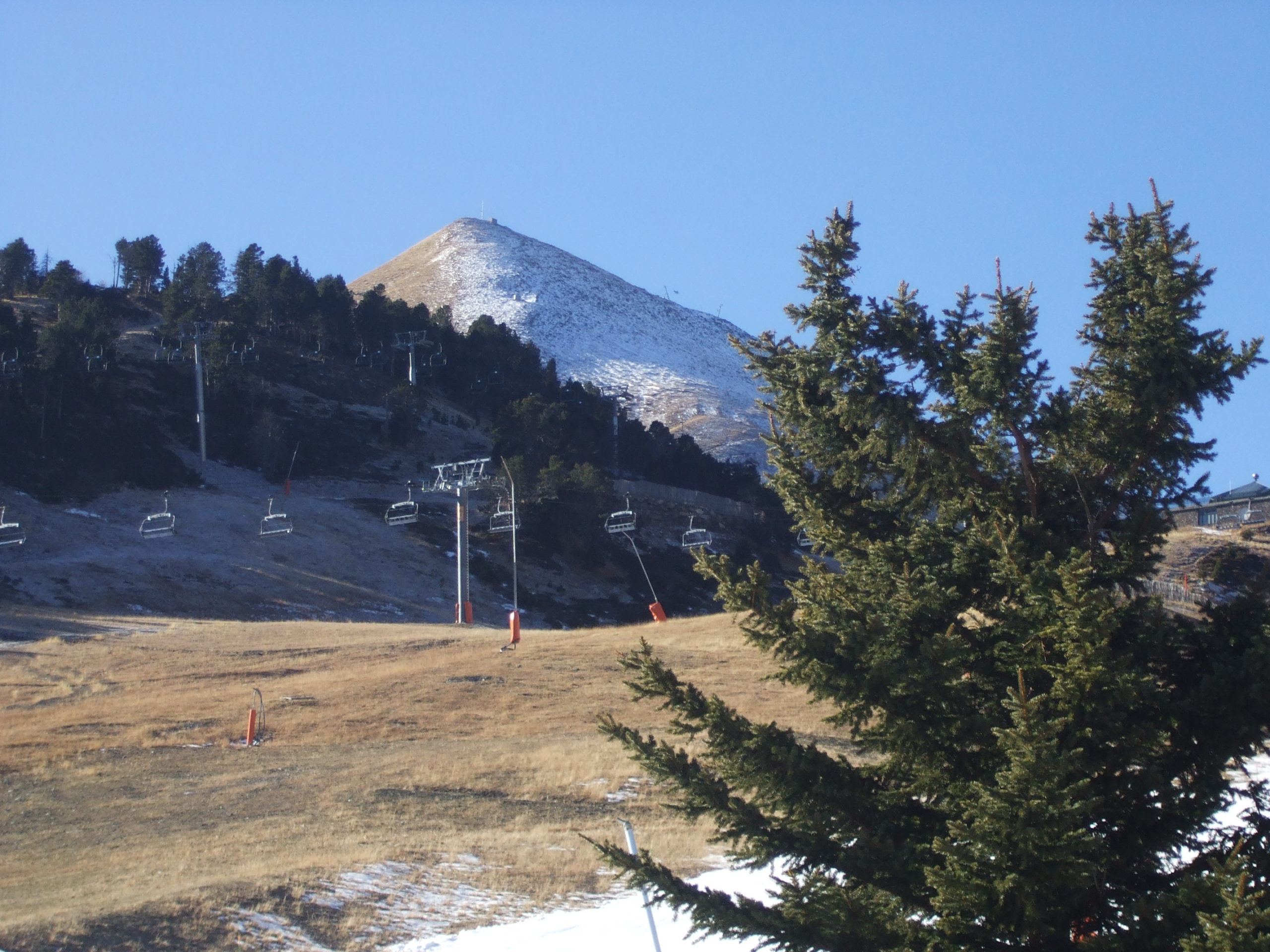 arinsal a l'alt de la capa