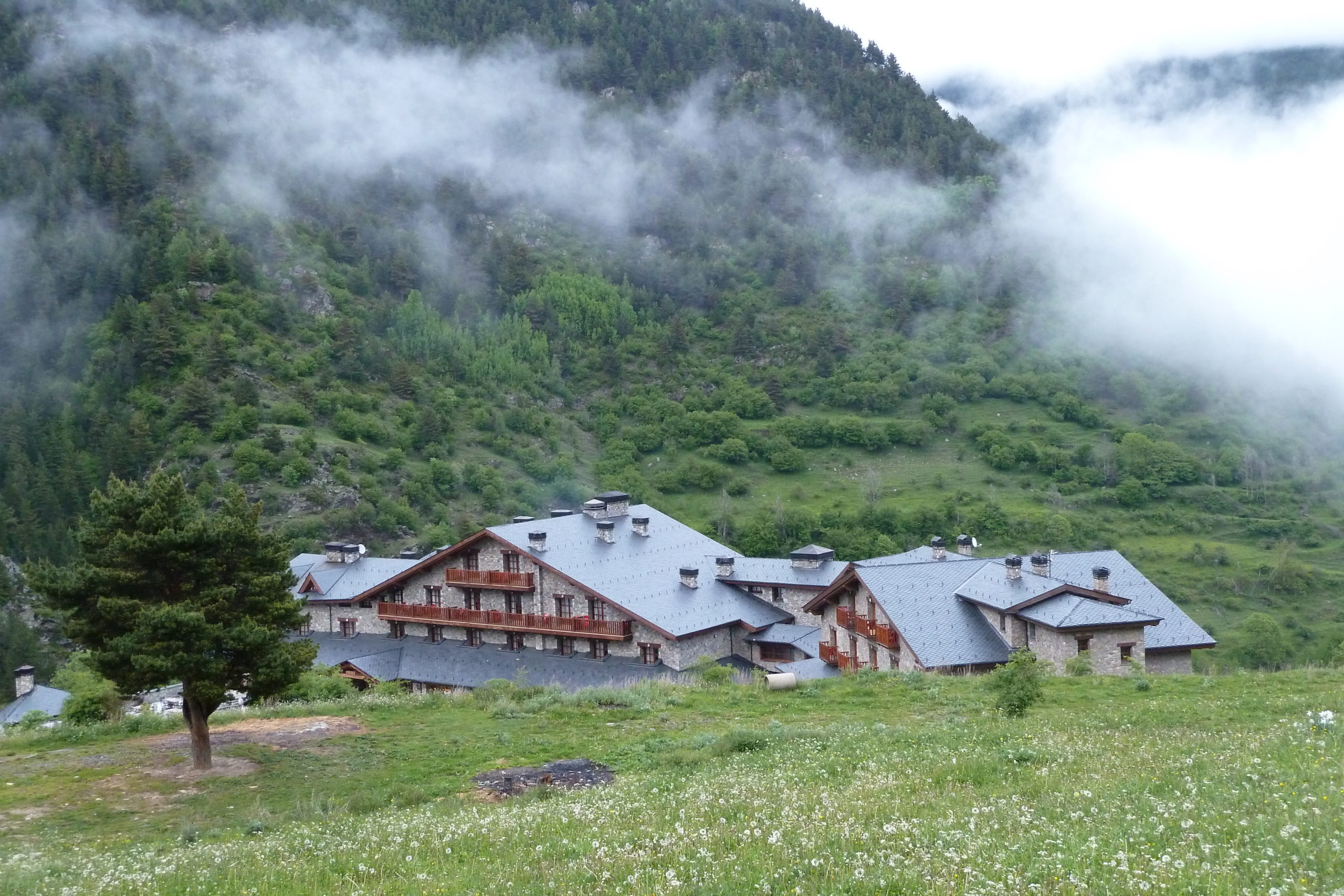 hotel d'òs de civís