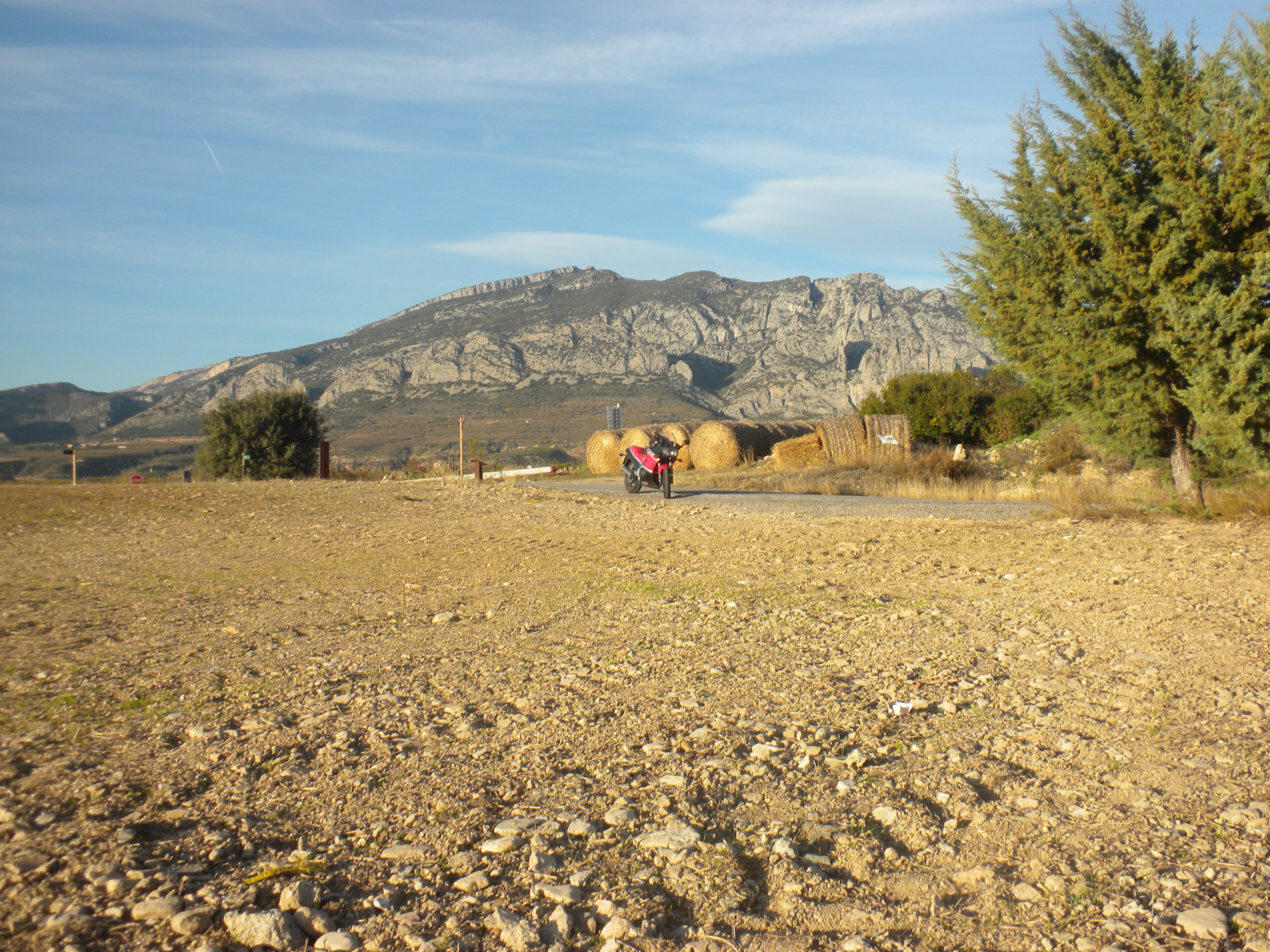 conca de tremp, al peu occidental del contrafort de la serra de càrreu