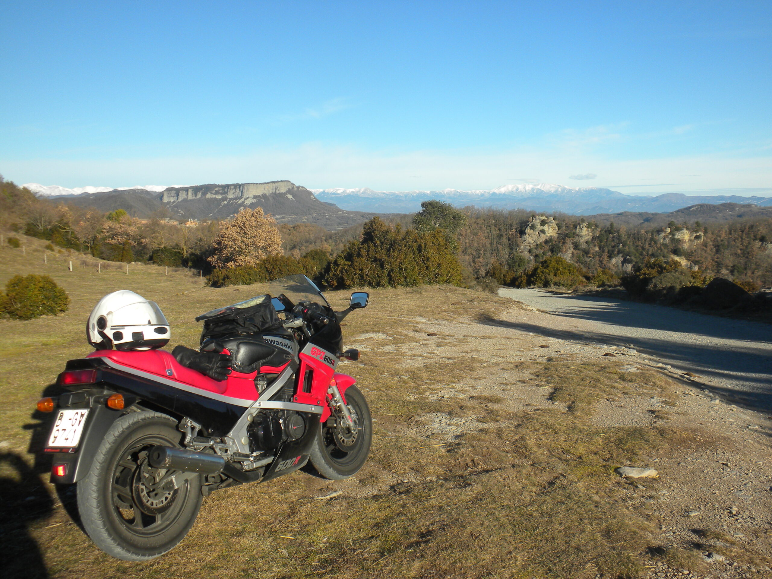 tavertet, pla boixer al far i al fons el canigó