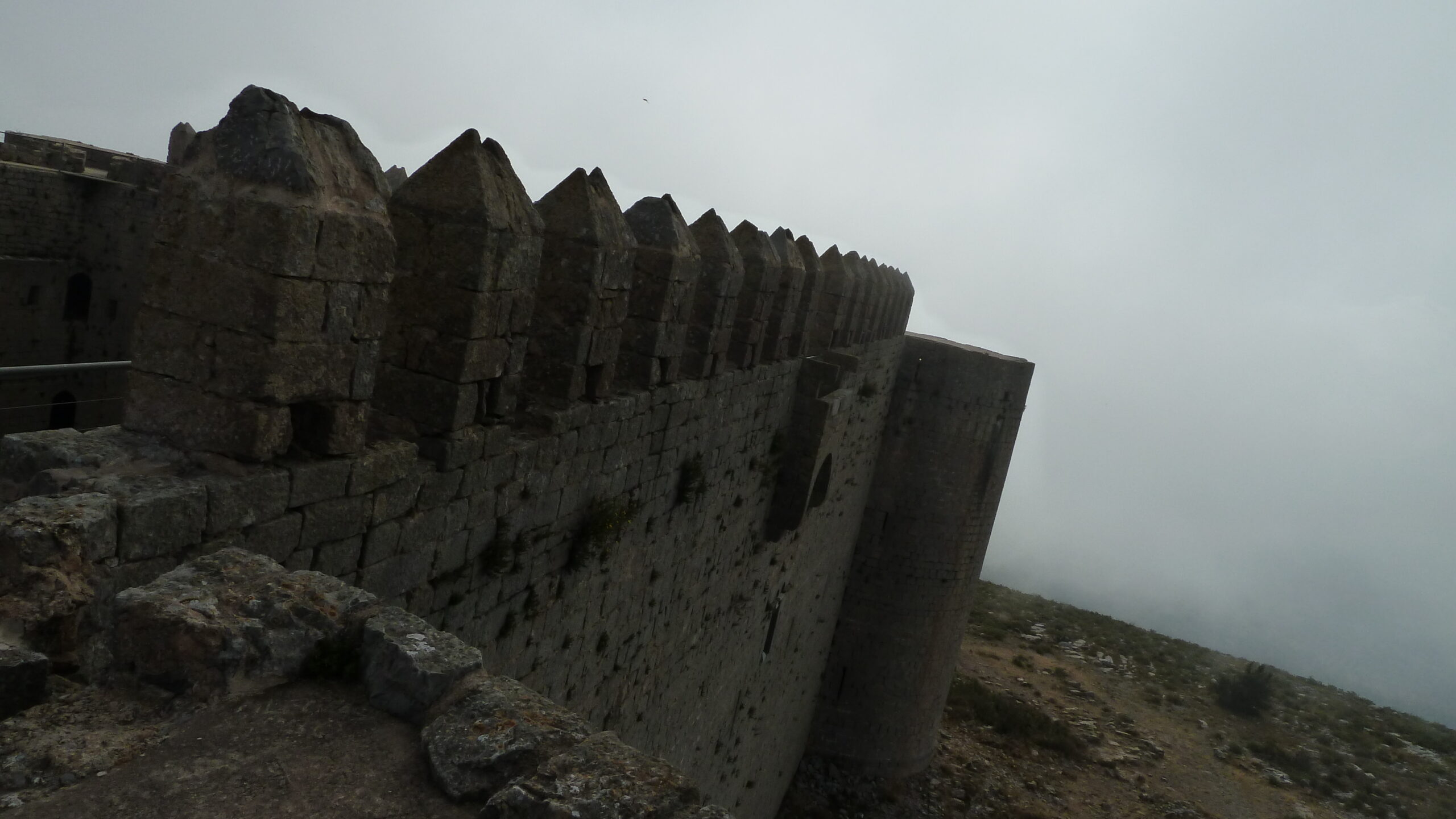 massís del montgrí, castell