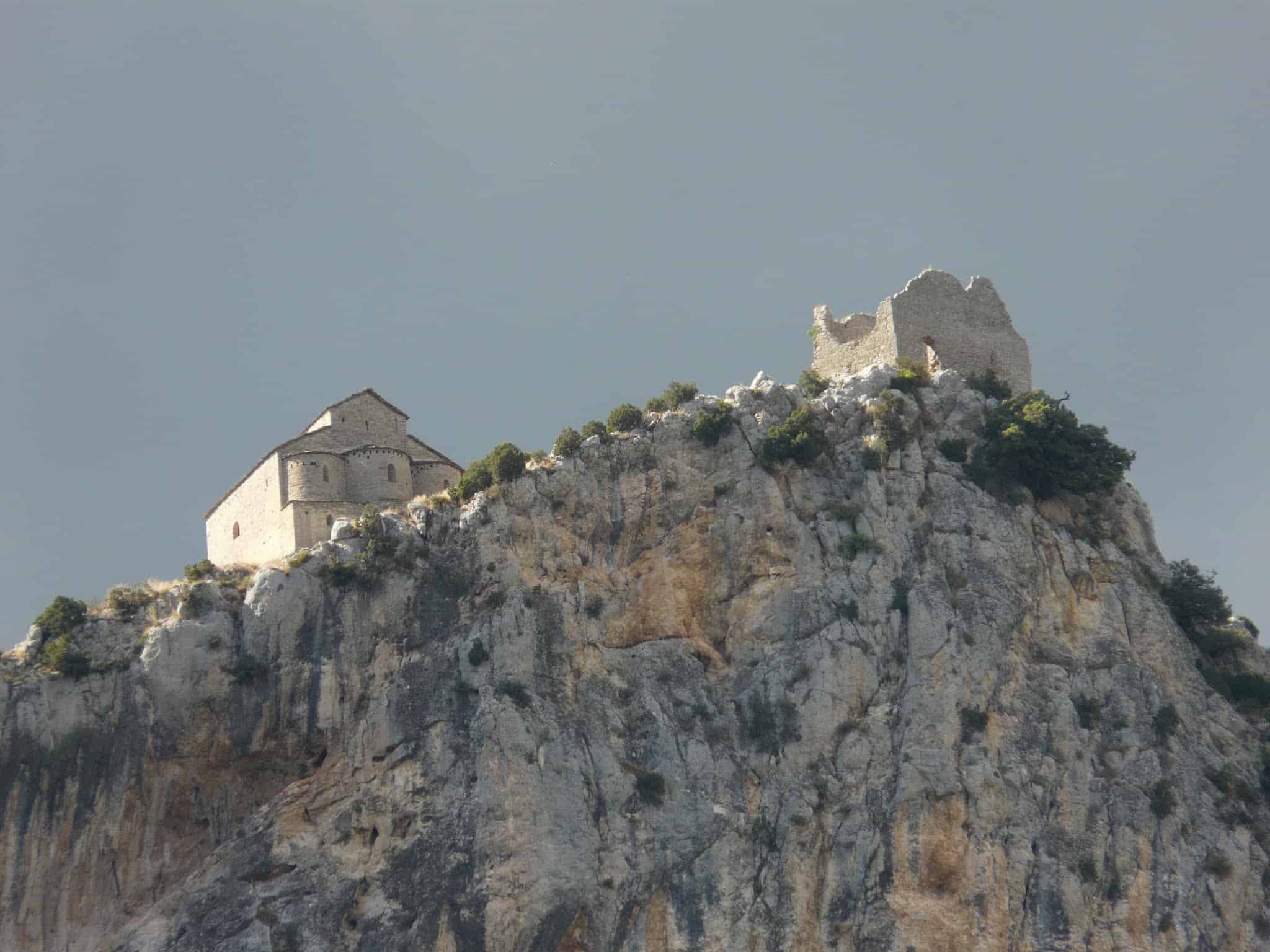 Mediano, San Miterio y San Celedonio, encima del embalse de Mediano