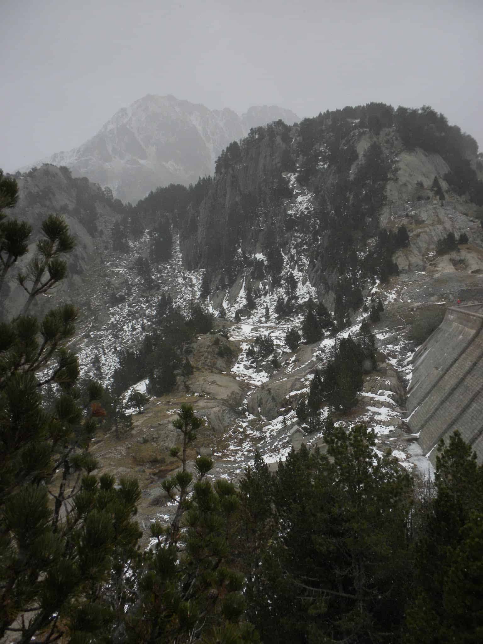 Refugi antic de Colomers a Tuc Gran de Sendrosa